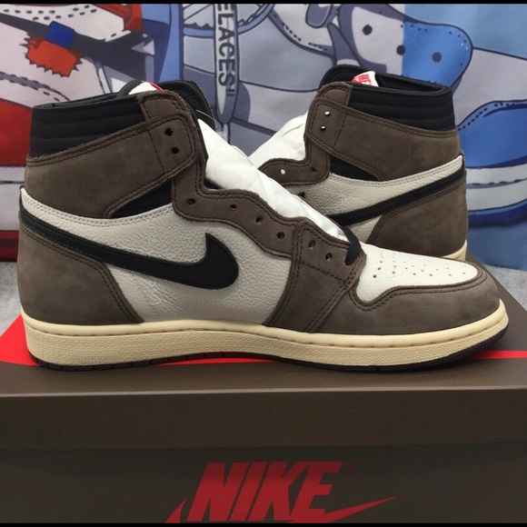 Air Jordan 1 x Travis Scott “Mocha” - Picture 6 of 7